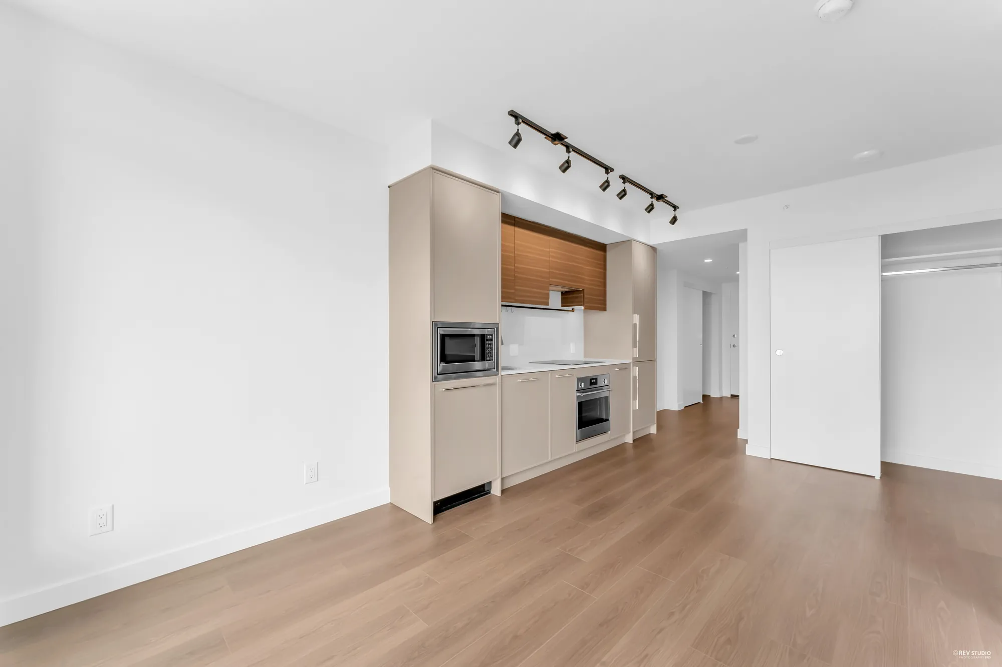 Kitchen run from the dining side